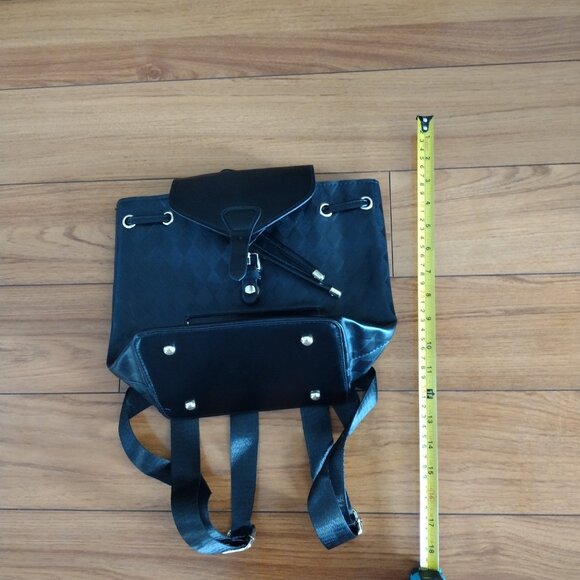 Black and gold color backpack looks new & gray LOVE necklace - Picture 5 of 10